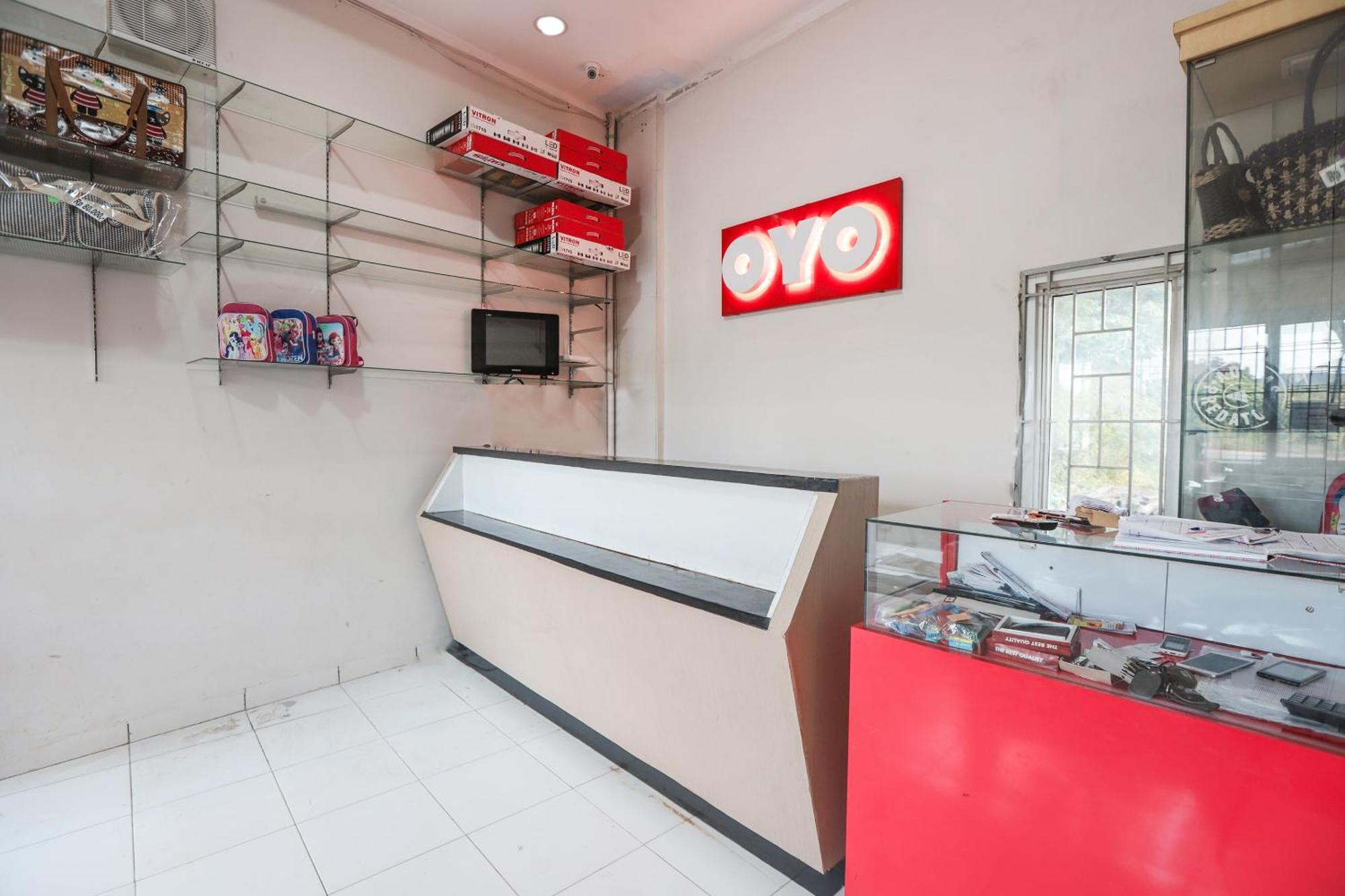 Oyo 387 Alfa Guest House Tegal  Екстер'єр фото