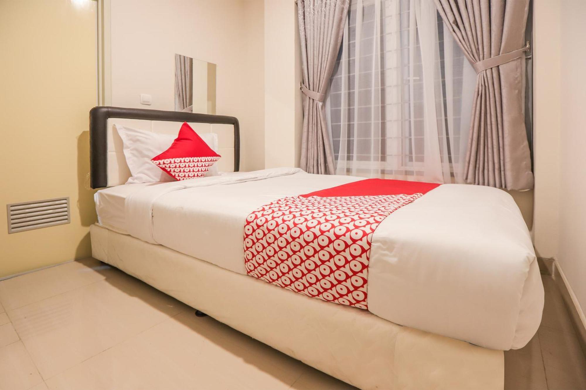 Oyo 387 Alfa Guest House Tegal  Екстер'єр фото