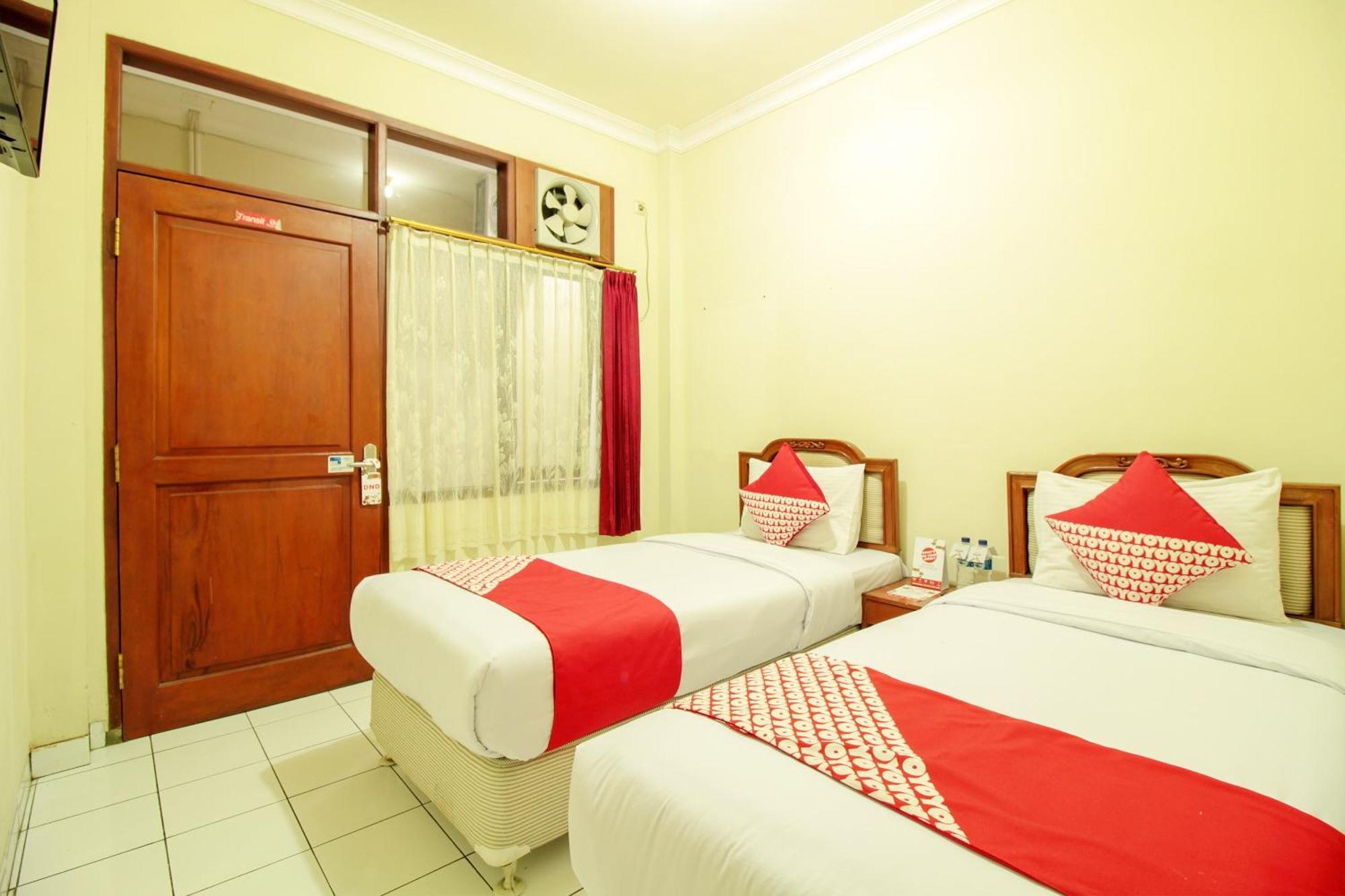 Oyo 387 Alfa Guest House Tegal  Екстер'єр фото