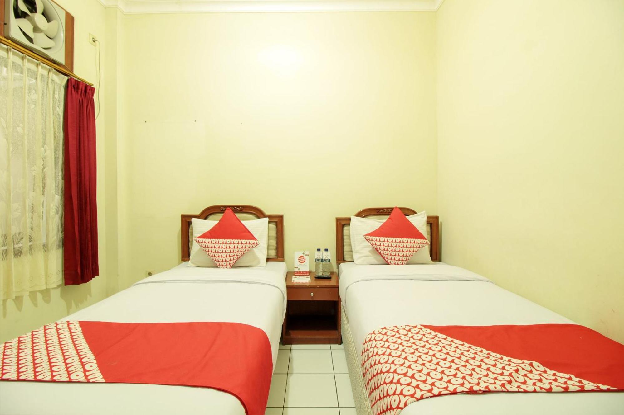 Oyo 387 Alfa Guest House Tegal  Екстер'єр фото